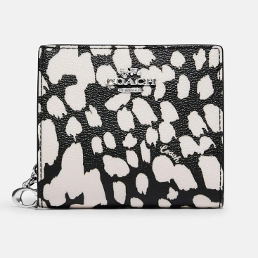 Ví ngắn cầm tay nữ Coach Snap Wallet With Spotted Animal Print