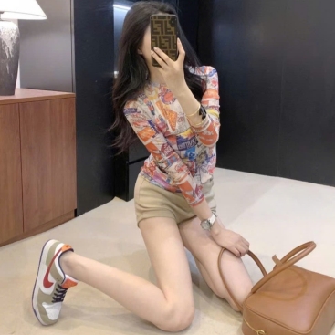 Áo thun nữ co giản thời trang LV