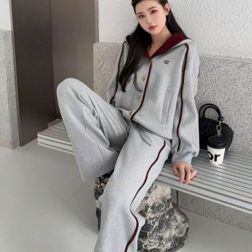 Combo áo khoác có nón quần dài suông Celine 