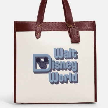 Túi đeo chéo nữ Disney X Coach Field Tote With Walt Disney World Motif 