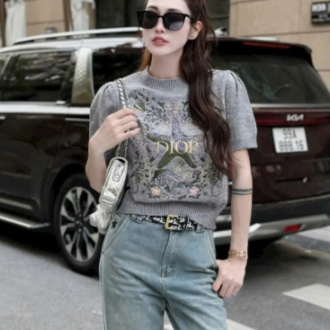 Áo len xám nữ Dior họa tiết ngôi sao