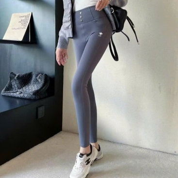 Quần dài legging xám và đen Dior
