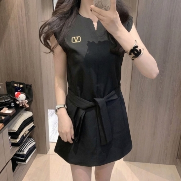 Áo đầm đen ngắn thắt nơ nữ Valentino