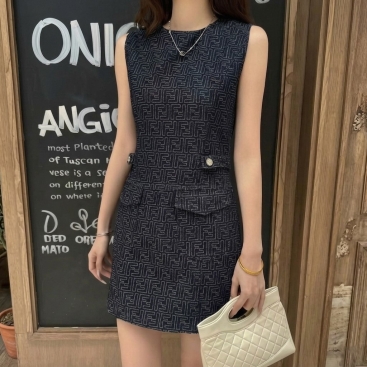 Áo đầm nữ sát nách kèm nắp túi Fendi