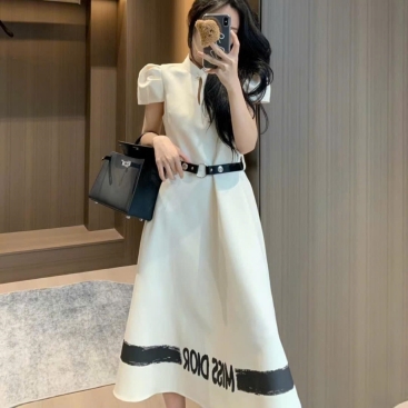 Đầm nữ thời trang dài xòe nữ Dior kèm thắt lưng