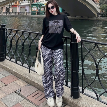 Combo áo thun nữ quần dài in họa tiết thời trang Dior