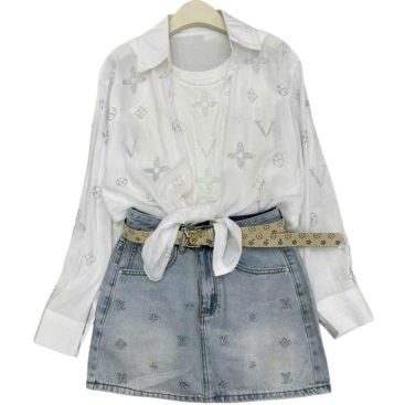 Combo áo sơ mi tơ lụa váy jean kèm dây nịt Louis Vuitton