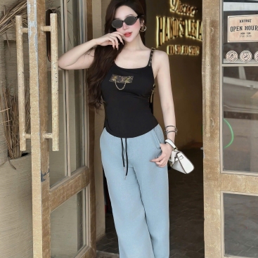 Combo áo thun hai dây quần suông LV