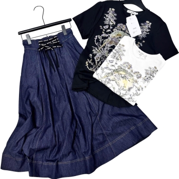 Combo áo thun họa tiết váy dài jean Dior