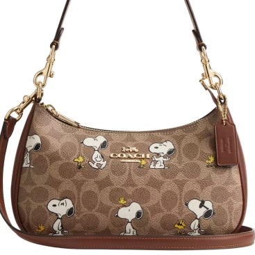 Túi đeo chéo Coach X Peanuts Teri Shoulder Bag In Signature Canvas With Snoopy Print CBJ88