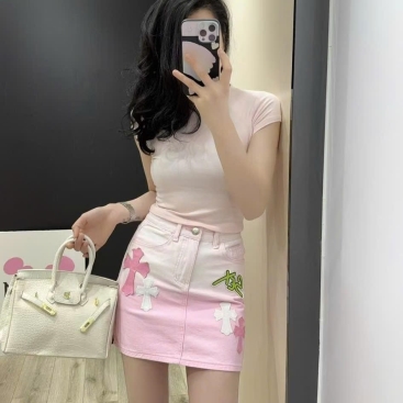 Chân váy ngắn màu hồng loang Chrome Hearts