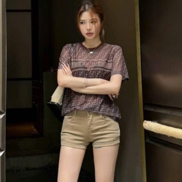 Áo thun nữ màu nâu tay ngắn cổ tròn Fendi