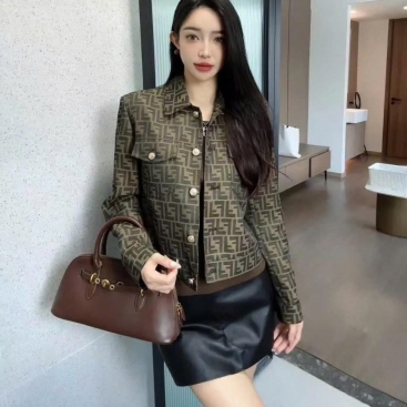 Áo khoác ngắn thời trang nữ Fendi nâu