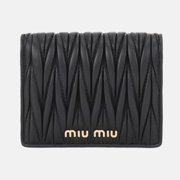 Ví ngắn nữ gập Miu Miu Matelassé Leather Wallet