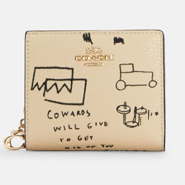 Ví nữ ngắn White Coach X Jean Michel Basquiat Snap Wallet